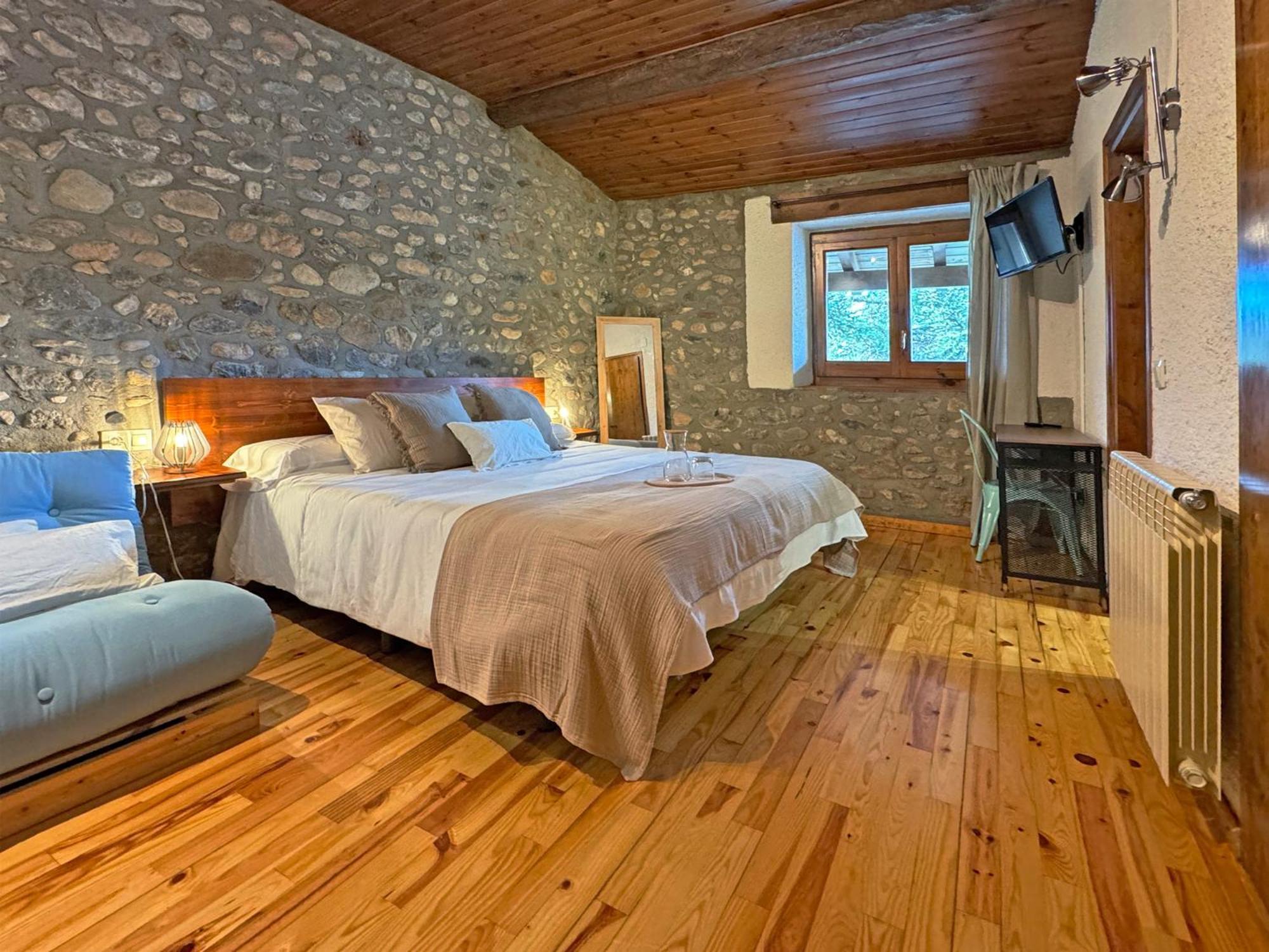 Hotel Cal Rei De Tallo Bellver De Cerdanya Exterior photo