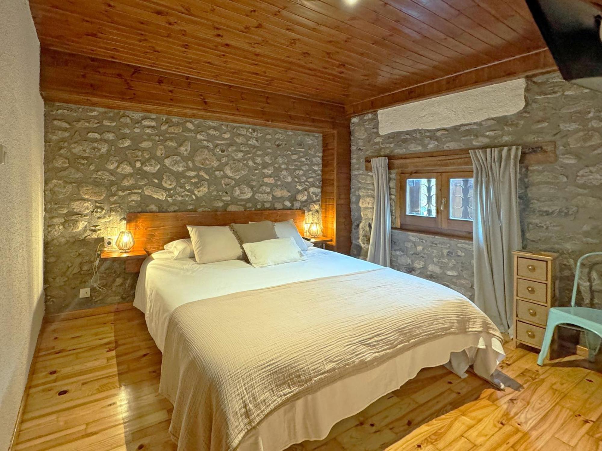 Hotel Cal Rei De Tallo Bellver De Cerdanya Exterior photo