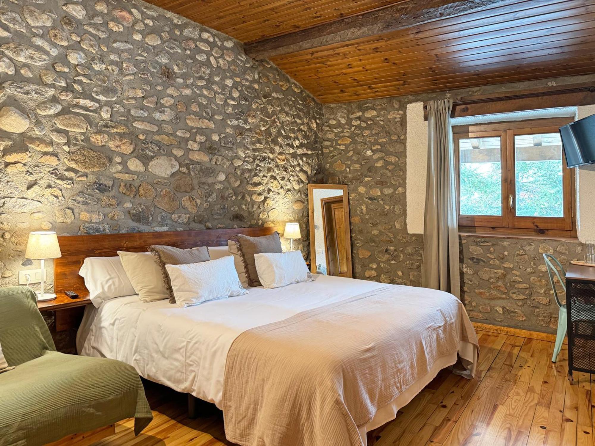 Hotel Cal Rei De Tallo Bellver De Cerdanya Exterior photo